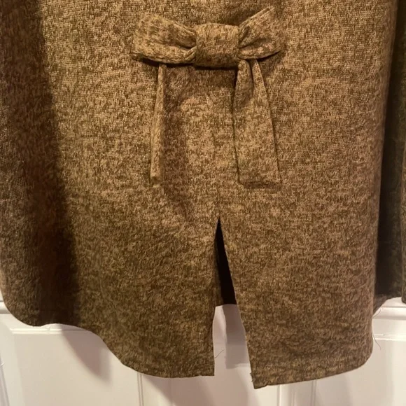 Super cute sweater - Picture 3 of 6